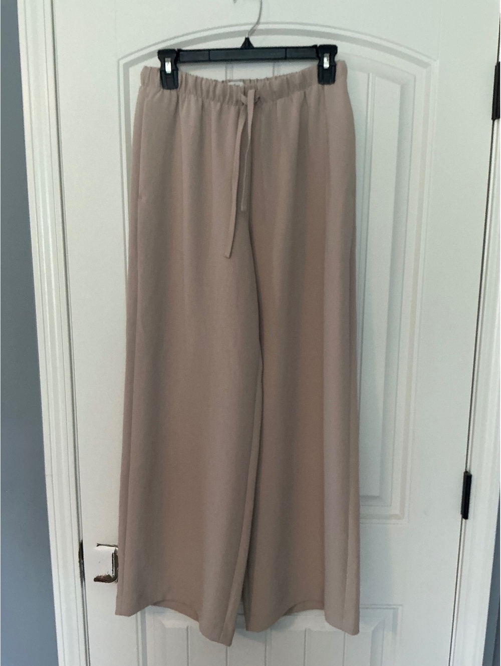 NWT Aritzia Wilfred Lodge Pant size Small Marcona beige.